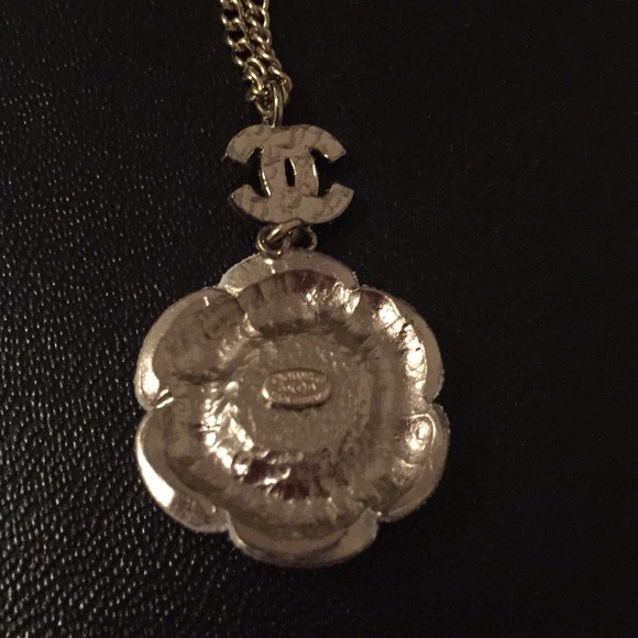 Chanel white necklace w cc logo - Picture 6 of 15